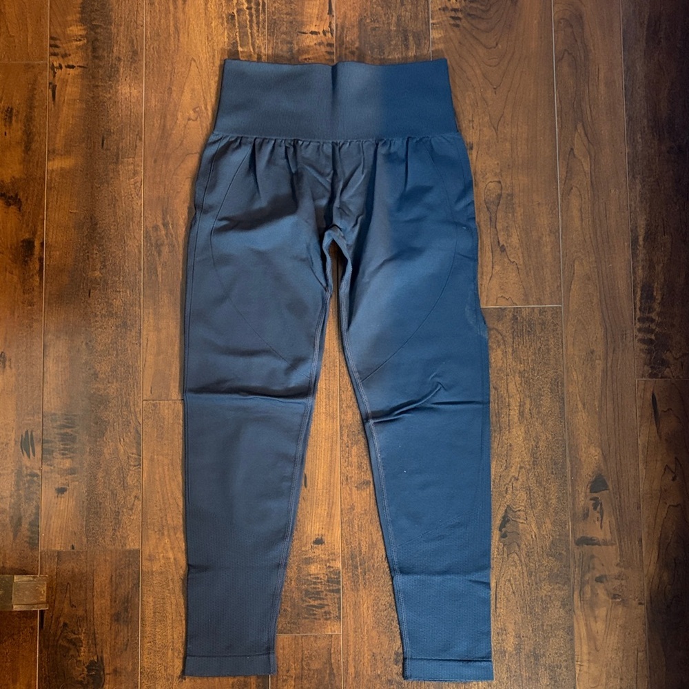 Halara Seamless Flow High Waisted Tummy Control Butt Lifting  Legging Large 7/8 - Picture 6 of 7